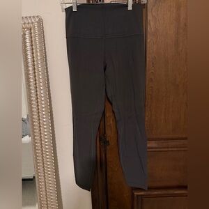 Lulu charcoal gray Aligns